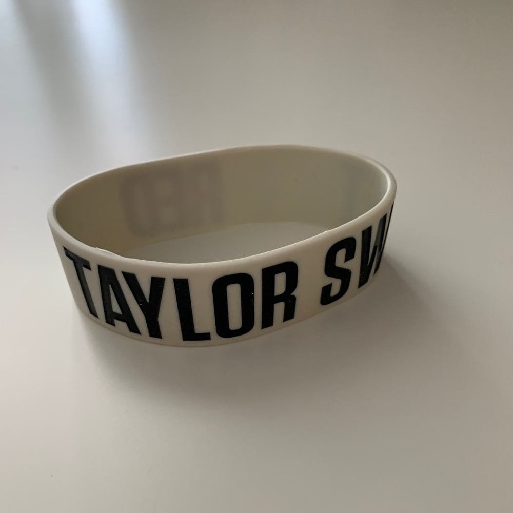 Taylor Swift RED bracelet